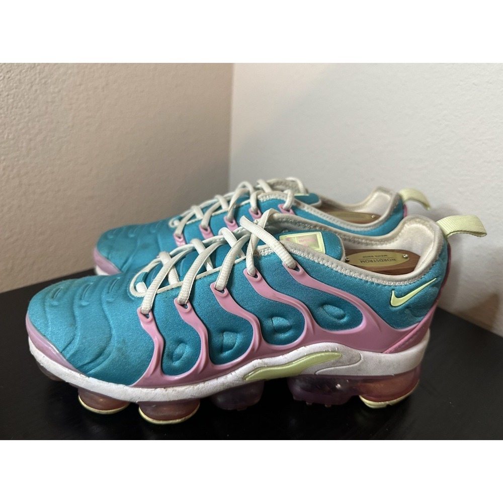 Nike Air VaporMax Plus Womens Blue Pink Athletic Running Shoes Sneakers Size 8